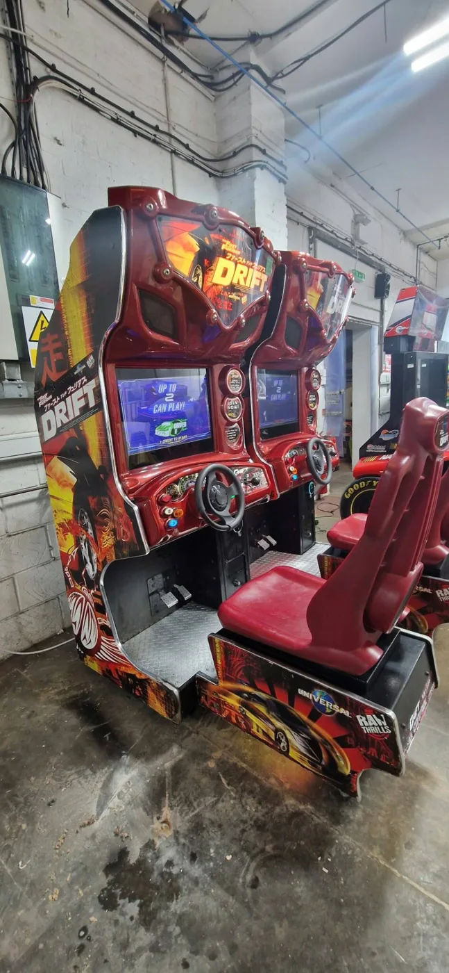 Drift cabinet seat and controls